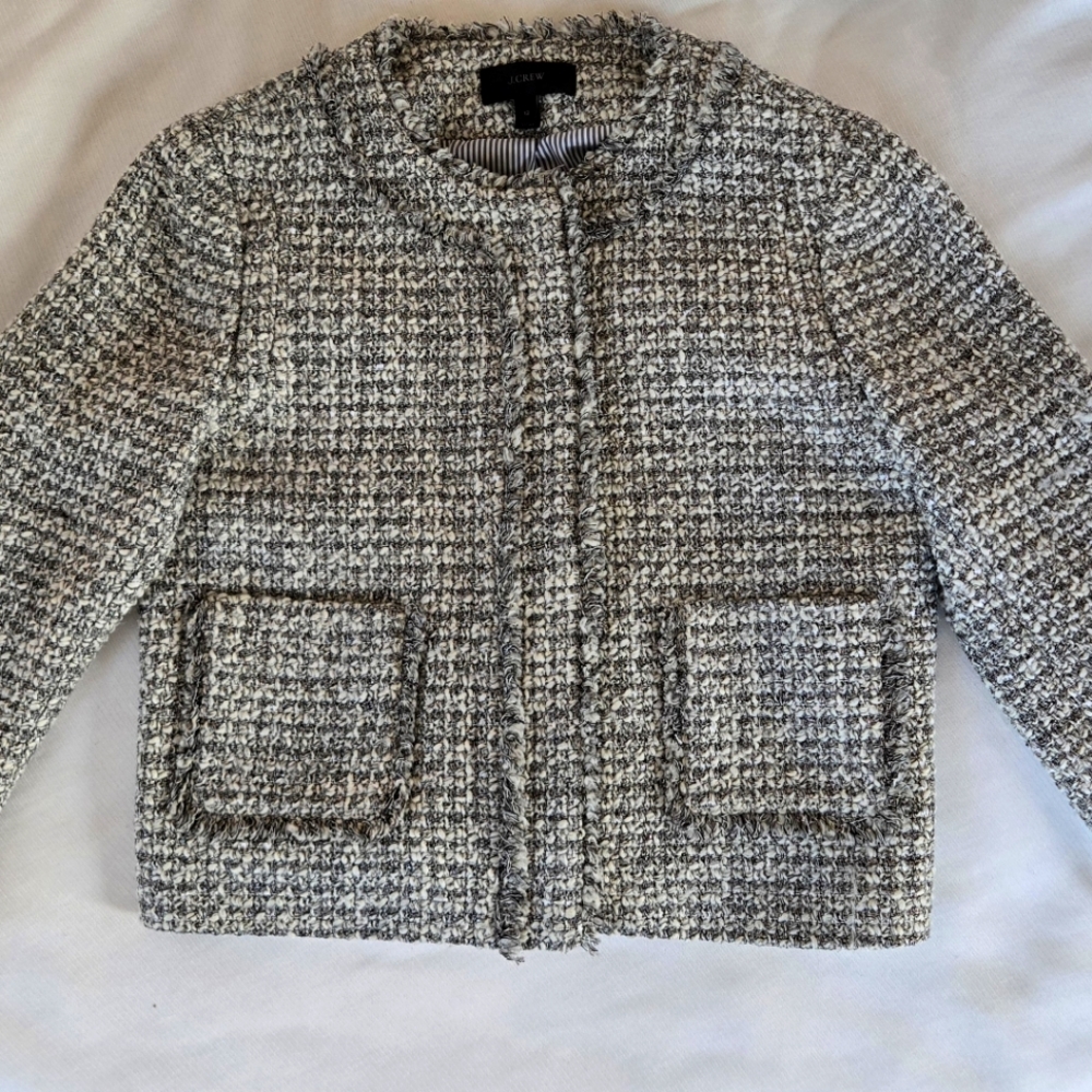 Cropped Light Gray Tweed Blazer